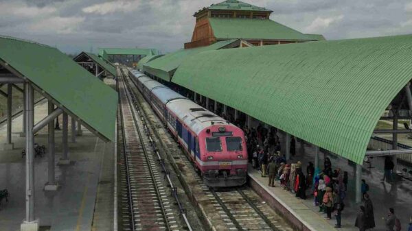 Kashmir train Delhi